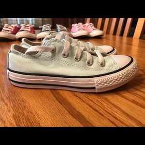 Little girls Converse